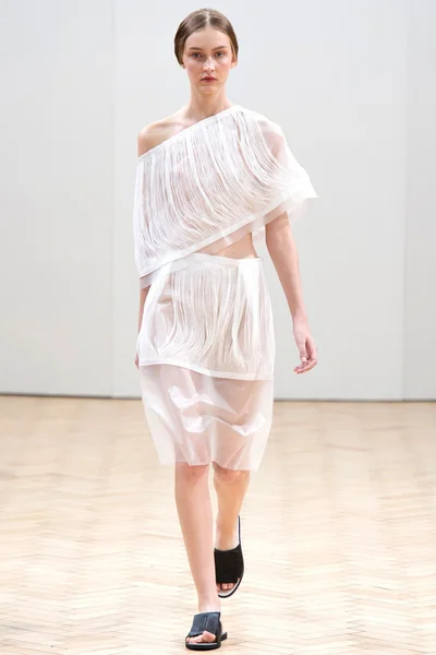 Look 13